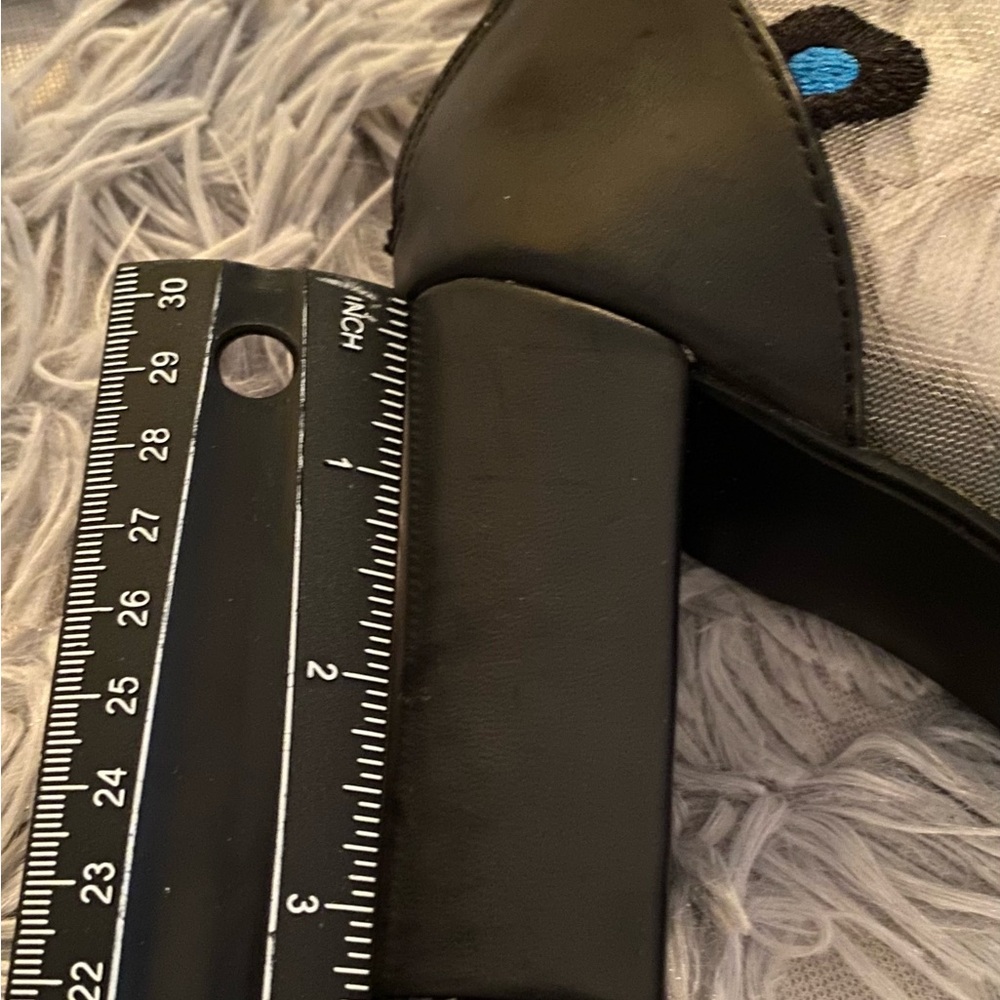 Designer’s Shoes - Picture 4 of 7